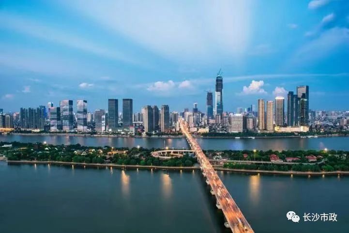 以城市，見未來；與城市，共成長
